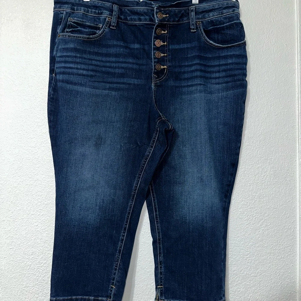 Maurices MJeans 20W High Rise Dark Wash Crop Capri Jeans Button Fly - Picture 2 of 6